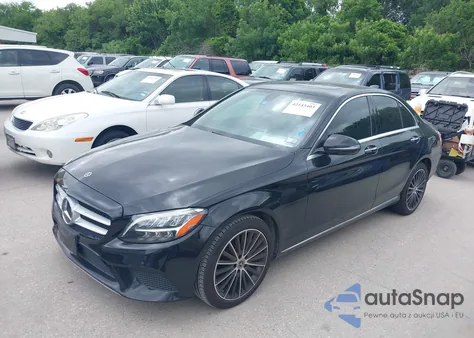 2019 Mercedes-Benz C 300 z USA, uszkodzony, nr VIN 55SWF8DB0KU307061